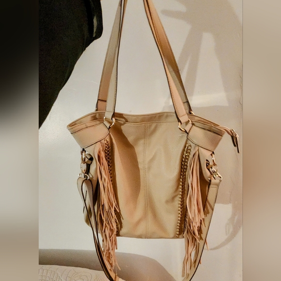 Jessica Simpson  shoulder bag with fringe. Bag has extra removable strap. - Picture 4 of 4